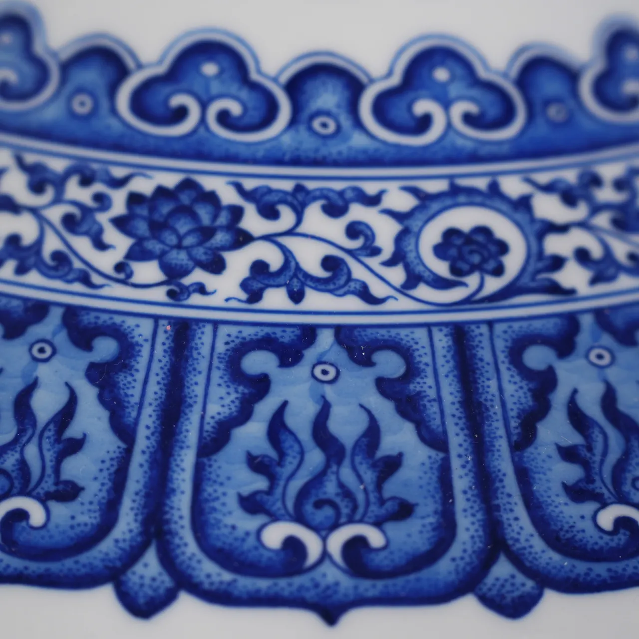 Close view of the blue decorative border