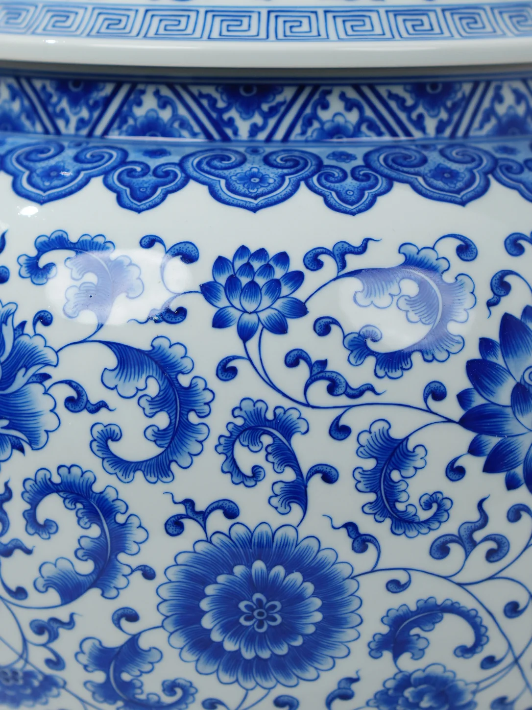 Floral General Jar — floral scroll detail